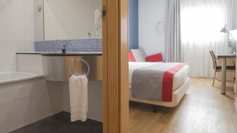 Standard Double Room with Sofa Bed image 3