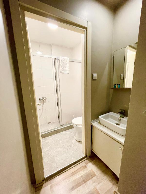 Classic Double Room with Balcony image 3