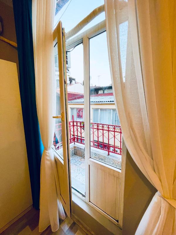 Classic Double Room with Balcony image 2