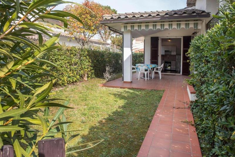 Villetta con giardino a 100 metri dal mare a Marcelli - M104 Images