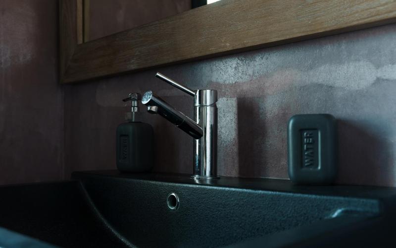 Deluxe Suite with Sea View image 4