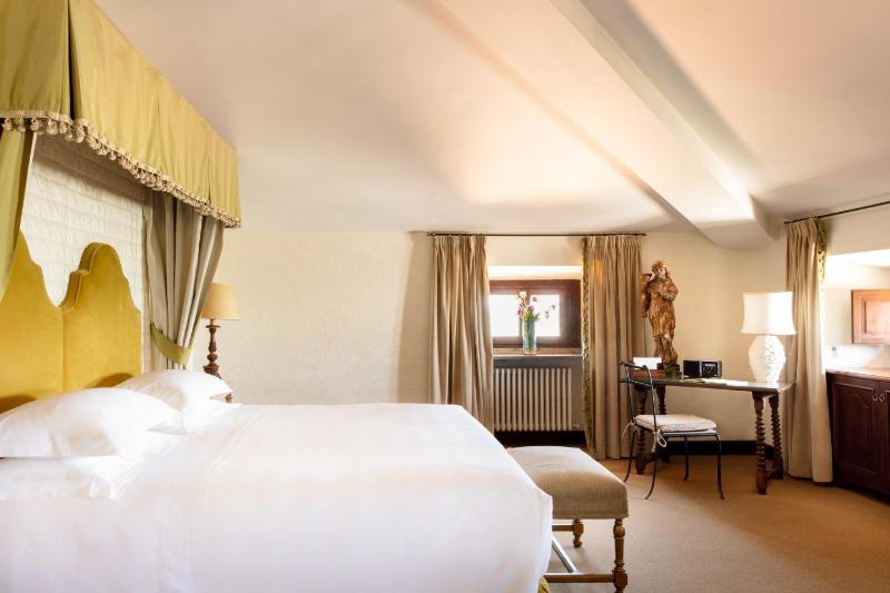 Standard Double Room image 1