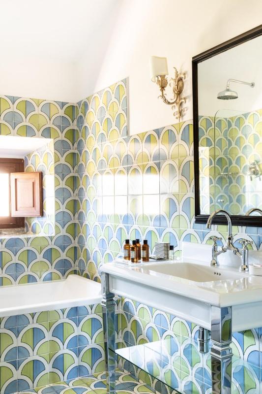 Standard Double Room image 4