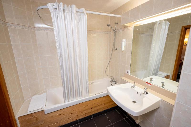 Double Room image 3