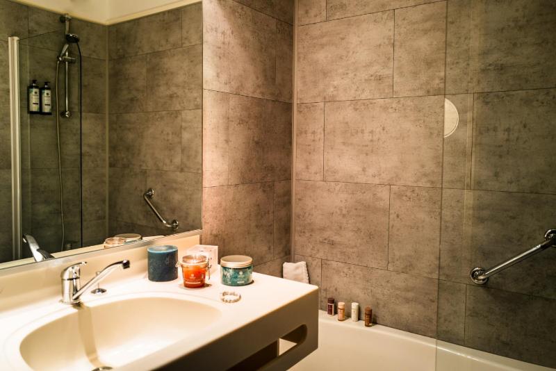 Privilege Room with Balcony image 2