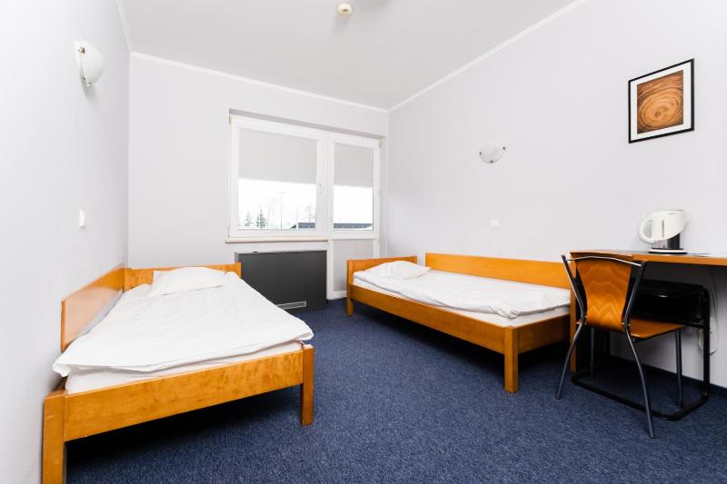 Twin Room with Balcony image 4