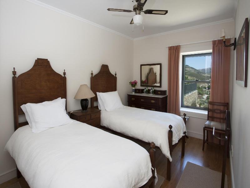 Double or Twin Room with Private Bathroom image 1