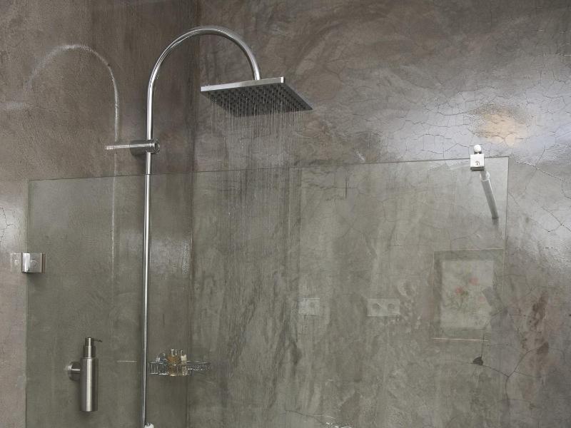 Double or Twin Room with Private Bathroom image 2