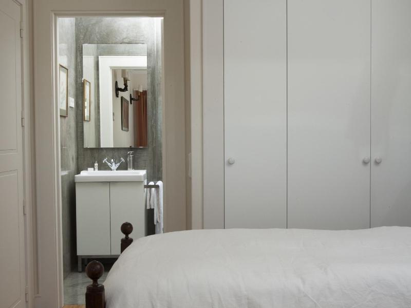 Double or Twin Room with Private Bathroom image 3