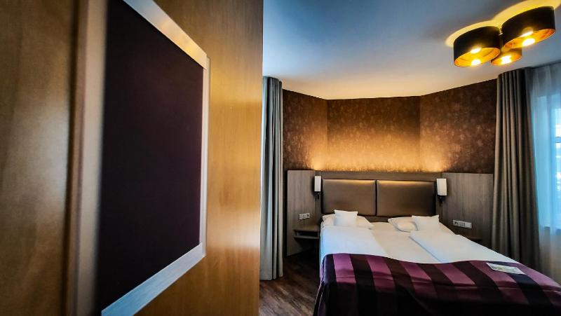 Standard Single Room image 2