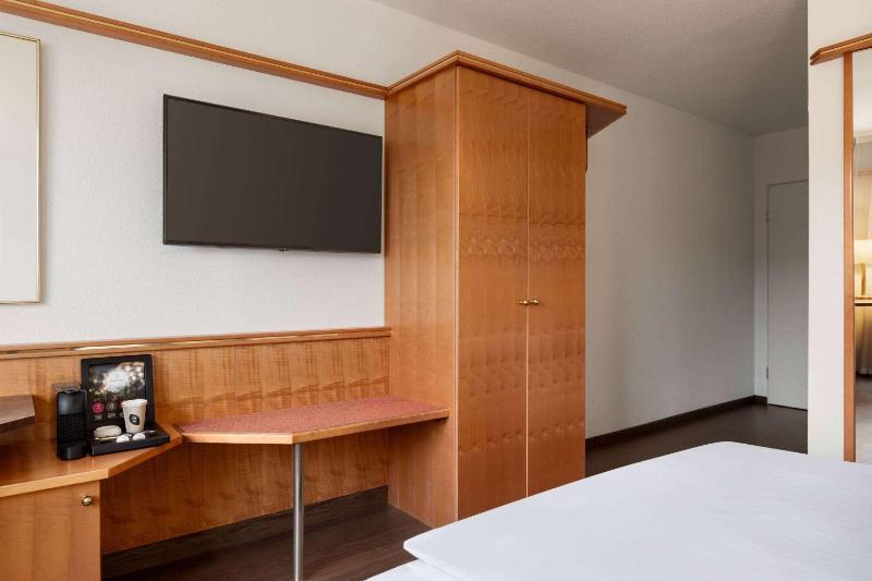 Comfort Accessible Room image 1