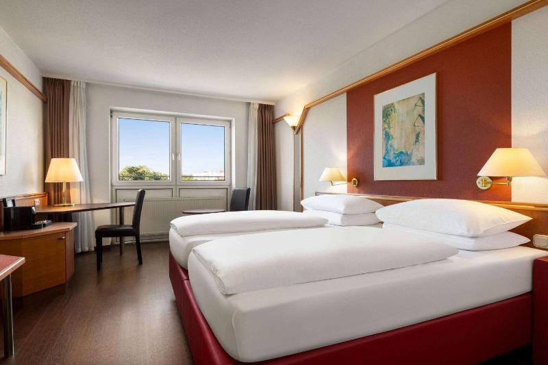 Comfort Plus Twin Room image 4
