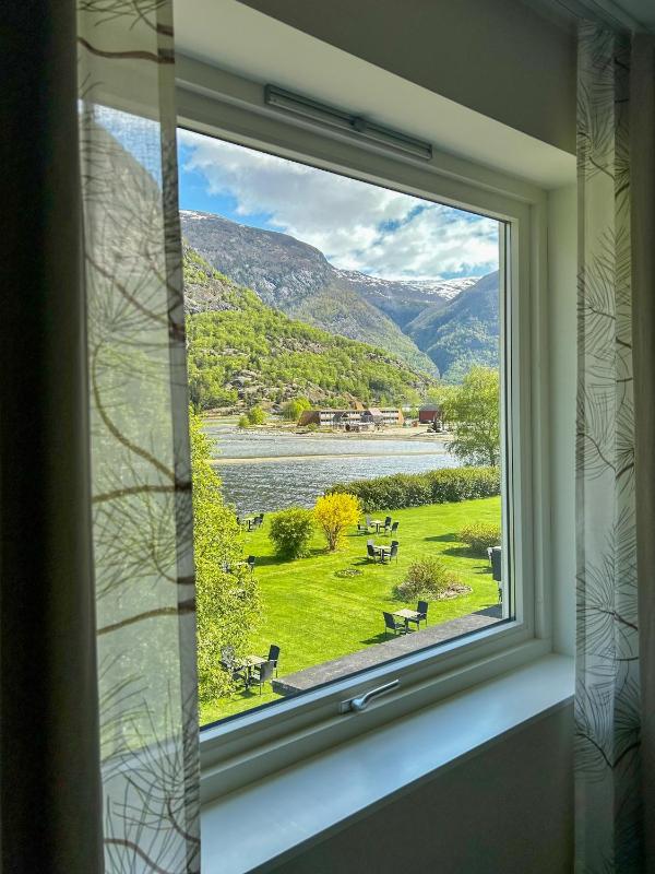 Double Room with Sea View image 2