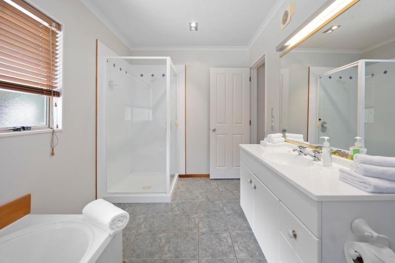 Lakewood Haven - Taupo Holiday Home - image 36