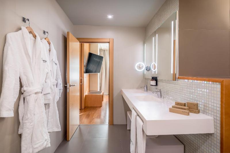 Junior Suite image 2