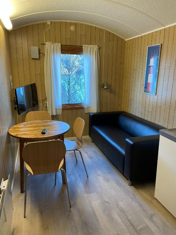 One-Bedroom Cottage image 4