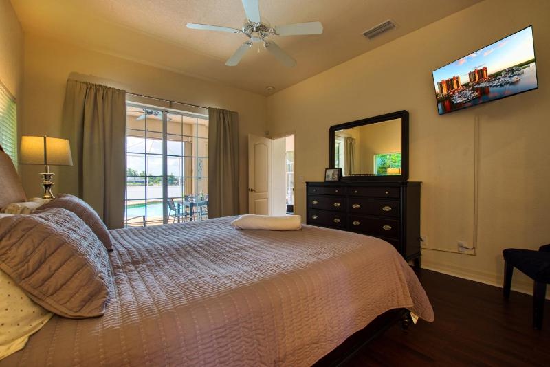 VILLA WATERFRONT - 3 BEDS - 3 BATHS - 6 GUESTS - LAKEVIEW & POOL/SPA - INCL. 10% OFF BOAT RENTAL - image 31