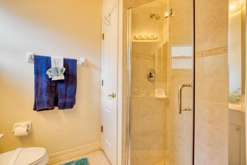 VILLA WATERFRONT - 3 BEDS - 3 BATHS - 6 GUESTS - LAKEVIEW & POOL/SPA - INCL. 10% OFF BOAT RENTAL - image 7