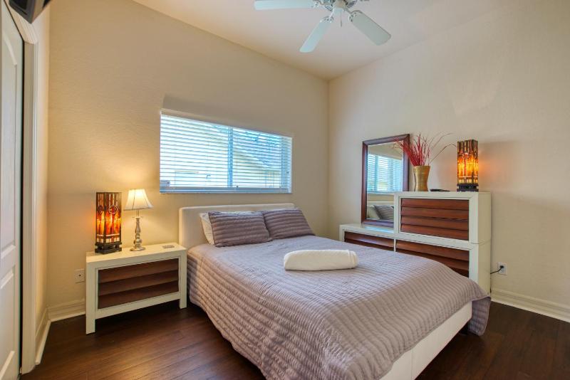 VILLA WATERFRONT - 3 BEDS - 3 BATHS - 6 GUESTS - LAKEVIEW & POOL/SPA - INCL. 10% OFF BOAT RENTAL - image 18