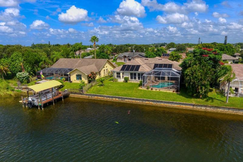 VILLA WATERFRONT - 3 BEDS - 3 BATHS - 6 GUESTS - LAKEVIEW & POOL/SPA - INCL. 10% OFF BOAT RENTAL - image 22