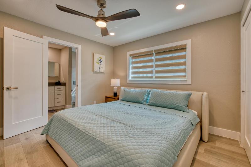 VILLA VANITY - 3 BEDS - 3 BATHS - 6 GUESTS - GULF ACCESS & POOL/SPA - INCL.10% OFF BOAT RENTAL - image 8