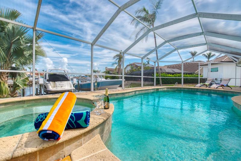 VILLA VANITY - 3 BEDS - 3 BATHS - 6 GUESTS - GULF ACCESS & POOL/SPA - INCL.10% OFF BOAT RENTAL - image 10