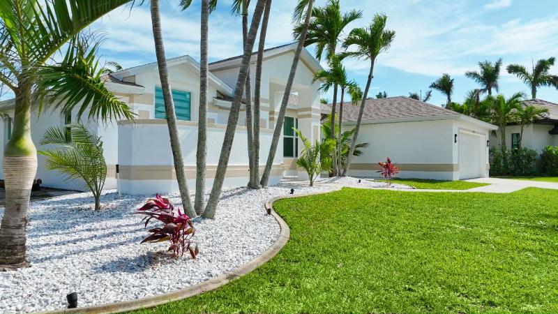 VILLA VANITY - 3 BEDS - 3 BATHS - 6 GUESTS - GULF ACCESS & POOL/SPA - INCL.10% OFF BOAT RENTAL - image 4