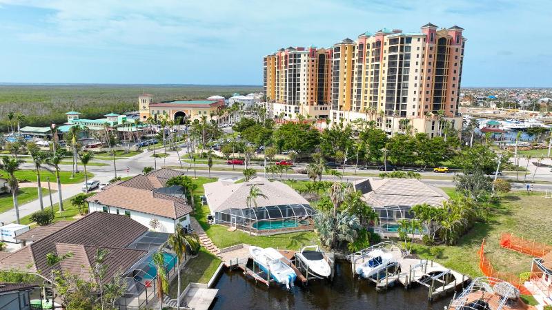 VILLA VANITY - 3 BEDS - 3 BATHS - 6 GUESTS - GULF ACCESS & POOL/SPA - INCL.10% OFF BOAT RENTAL - image 42