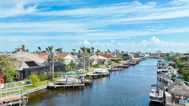 VILLA VANITY - 3 BEDS - 3 BATHS - 6 GUESTS - GULF ACCESS & POOL/SPA - INCL.10% OFF BOAT RENTAL - image 12