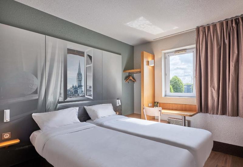 Twin Room image 1