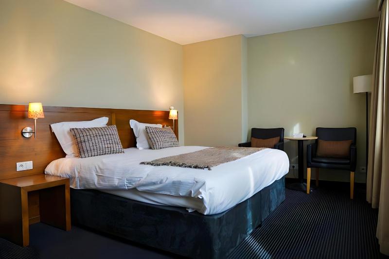 Double or Twin Room with Garden View image 1