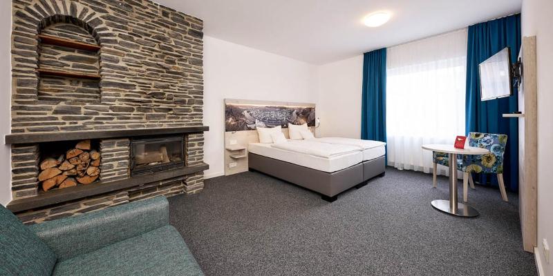 Large Double Room image 1