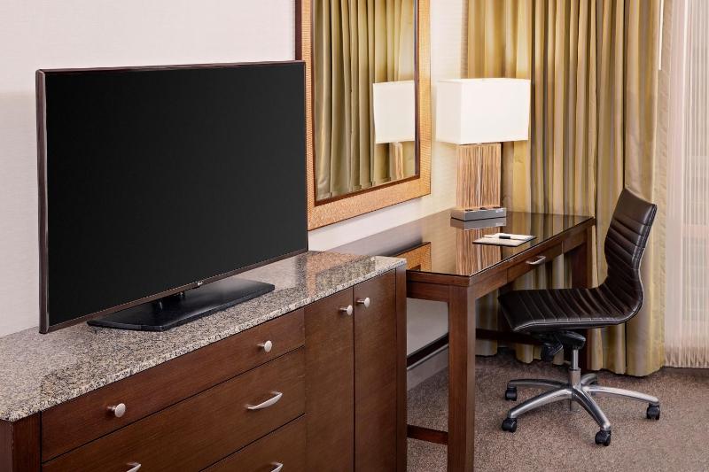 King Room image 3
