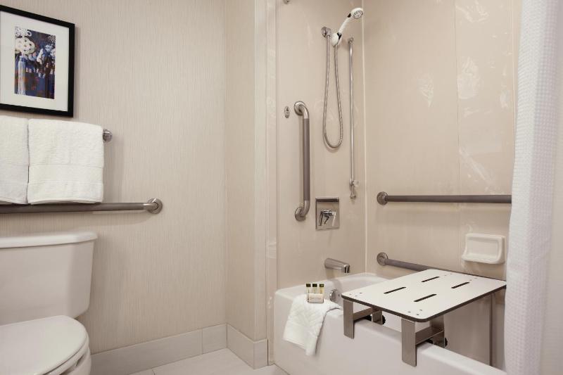 King Room - Disability Access image 2