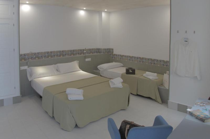 Hostal Gravina - image 50