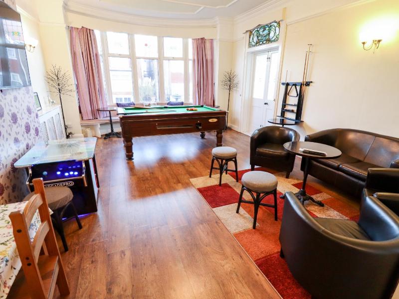Caxton House - image 27