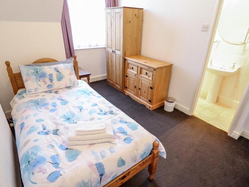 Caxton House - image 42
