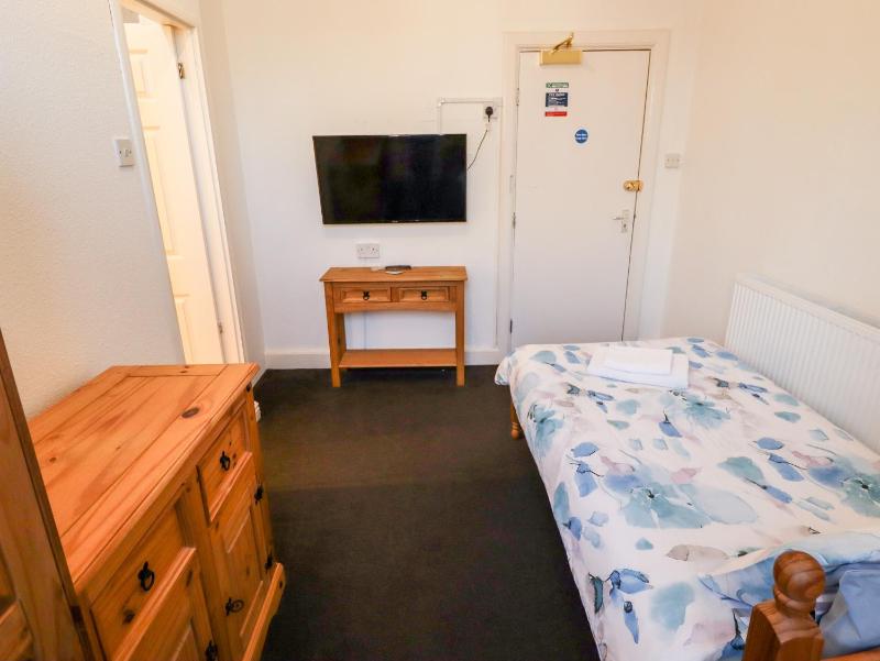 Caxton House - image 14