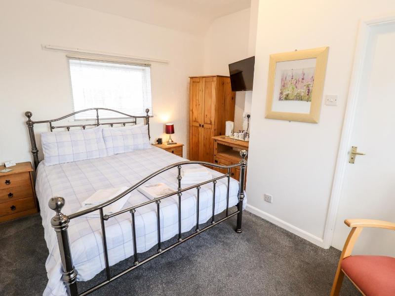Caxton House - image 41