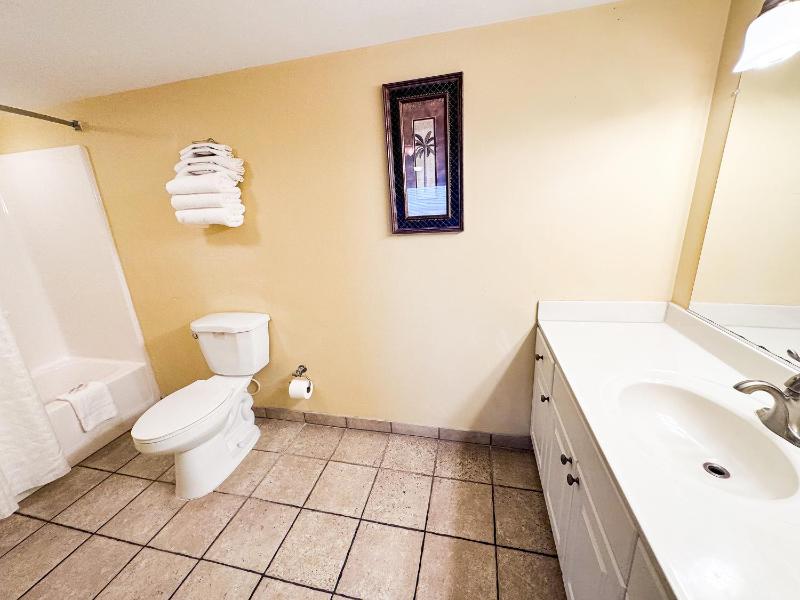 Oceanfront Deluxe Room with Kitchenette image 2