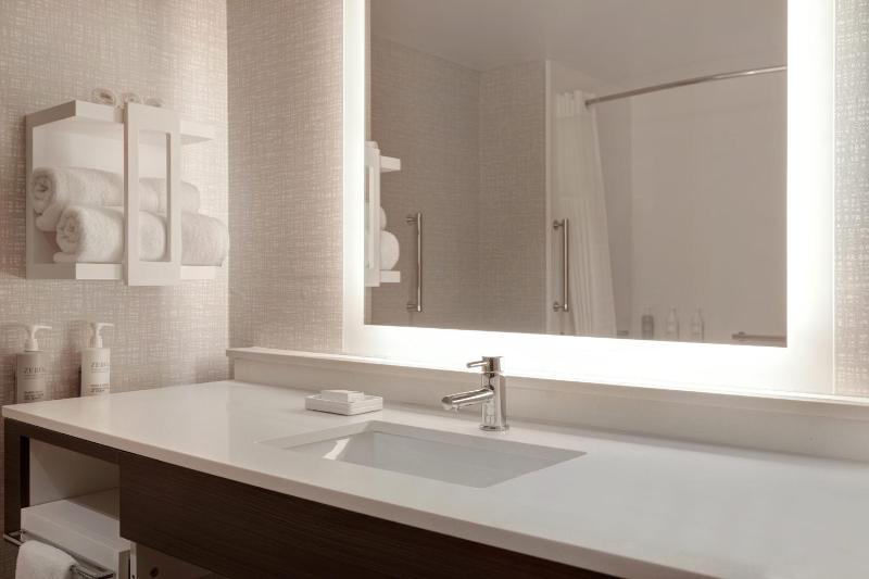 King Room image 1