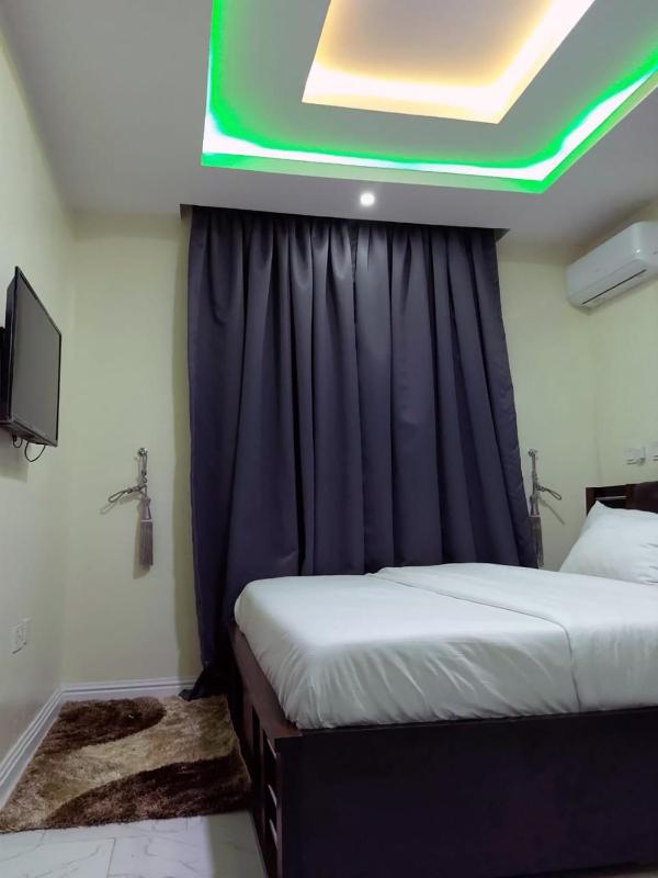 JKA 1-BEDROOM-Apart 24HRS POWER Unlimited WIFI  GARDEN PATIO AREA FREE DAILY HOUSEKEEPING - image 8