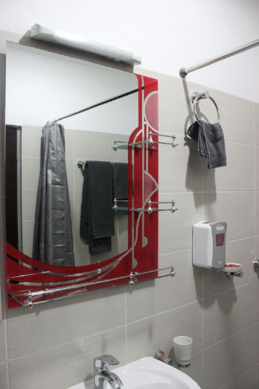 Standard Twin Room image 1