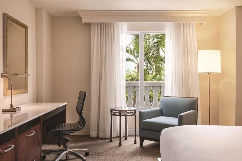 King Room image 3