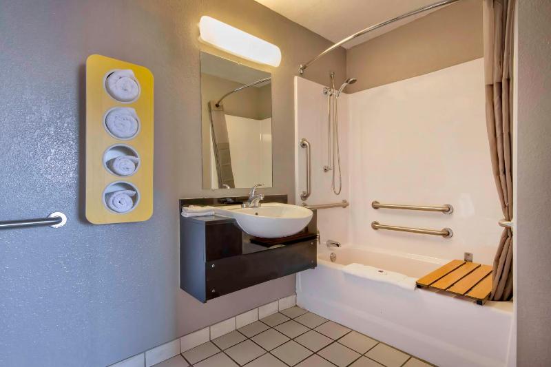Double Room - Disability Access image 2