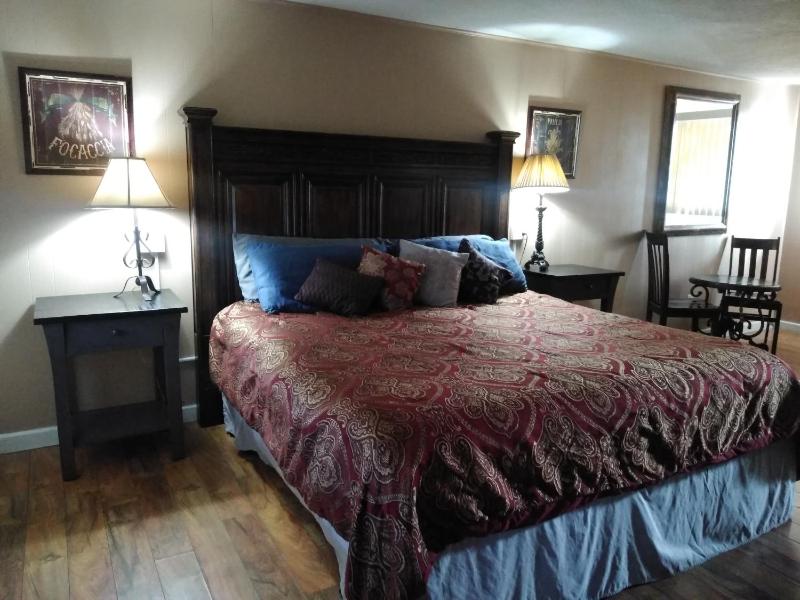 King Room image 1