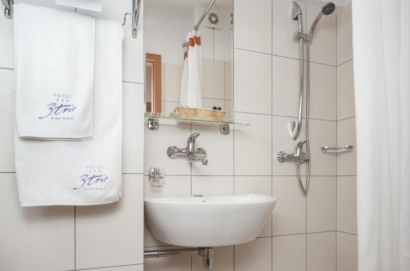 Twin Room image 2