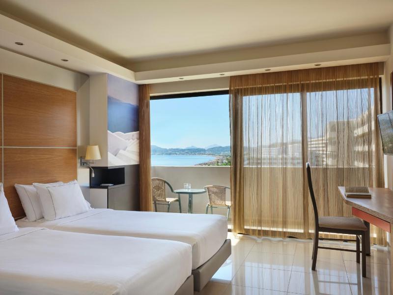 Double or Twin Room with Sea View image 4