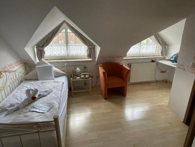 Economy Single Room image 4