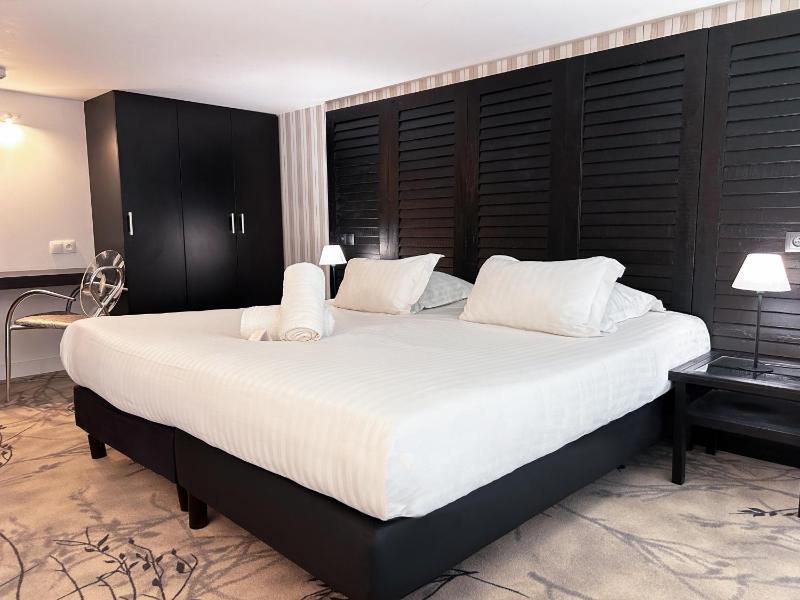 Quadruple Room image 2